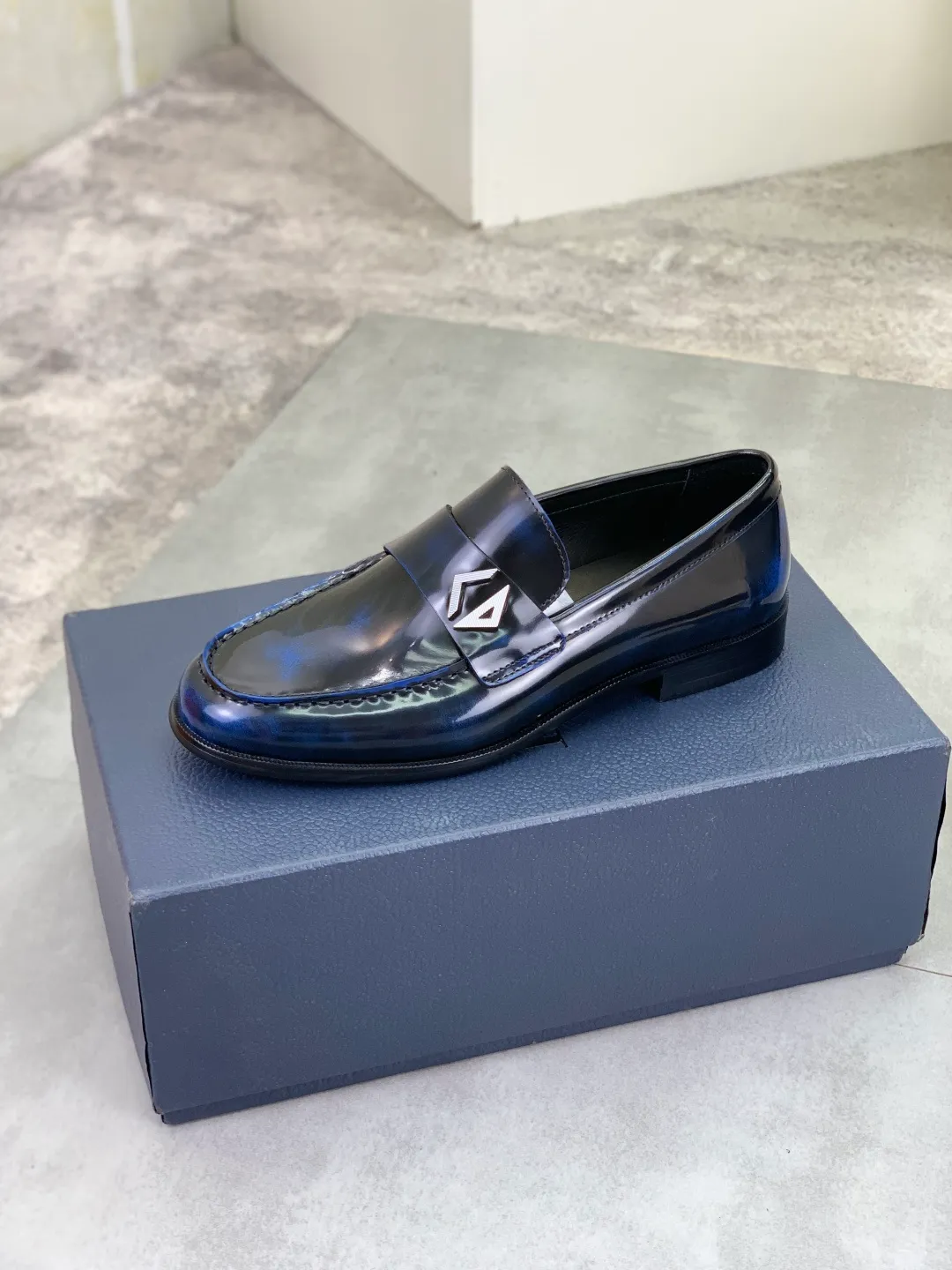 Men's men's shoes 💰P560 new style 💰high version 💎💎💎Dior original version! Top Italian purchasing agent! Men's business casual leather shoes, original imported open-edge beaded calfskin upper, ultimate texture, gentlemanly style, imported water-dyed cowhide inside, top-quality original Italian rubber outsole, first-class workmanship, top quality! Size: 39-44 (45 customized) 4️⃣ colors available